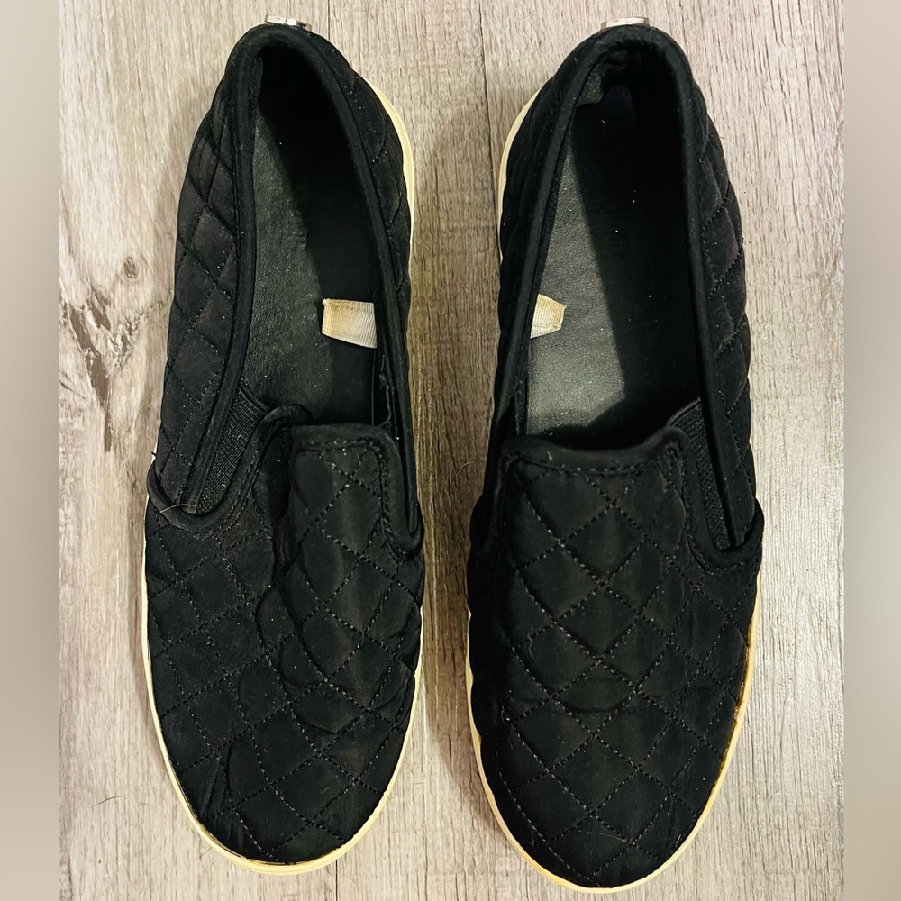 Women’s Black Quilted Slip On Sneaker Slide Tennis Shoes Sz 6
